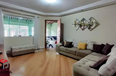 Casa térrea, 3 dormitórios, sendo 2 suítes, quintal, 4 vagas.