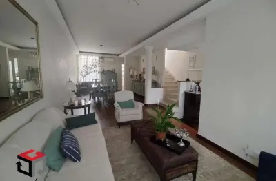 Maravilhoso sobrado reformado á venda com 250m² em mirandópolis.