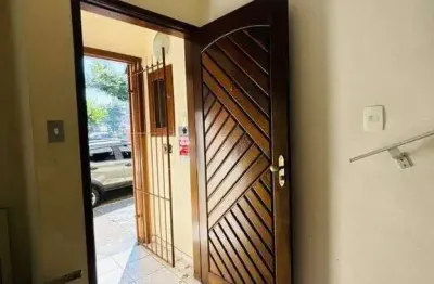 Casa com 2 quartos à venda na Rua Vigário Albernaz, 980, Vila Gumercindo, São Paulo