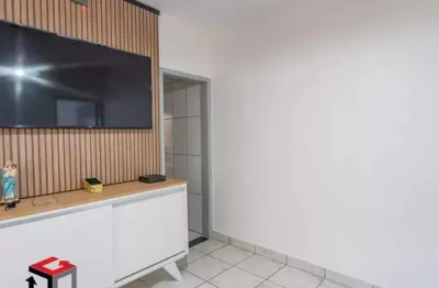 Casa com 2 quartos para alugar na Rua Vinte e Oito de Setembro, 437, Canhema, Diadema