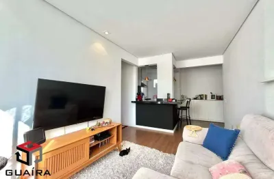 Apartamento com 68 metros, 2 dormitorios sendo 1 suite e 1 vaga de garagem.