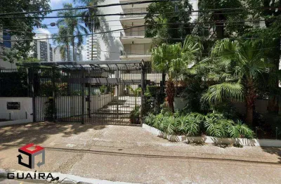 Apartamento 3 Dormitorios, sendo 1 suite e 2 vagas em Moema 260m2