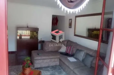 Casa ampla com 256m² localizada no bairro canhema em diadema/sp.