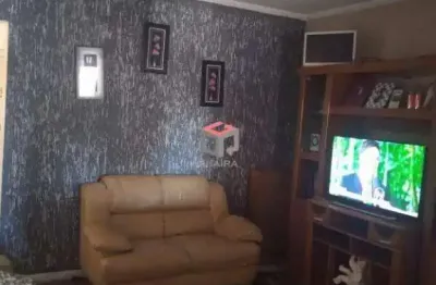 Bom para renda - imóvel com 3 casas no mesmo terreno e um salão comercial.