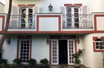 Sobrado amplo com 650m² localizado no bairro jardim em santo andré/sp.