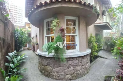 Casa à venda na Rua Freitas Guimarães, Itararé, São Vicente