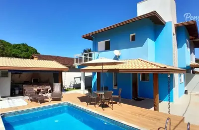 Ubatuba - casa em condomínio fechado a venda com 3 suítes piscina e área gourmet