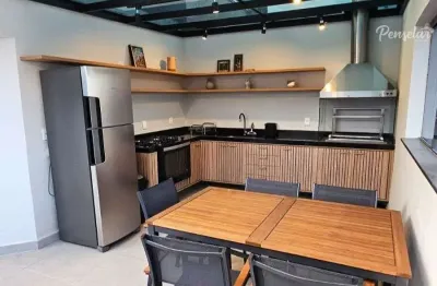 Cobertura duplex com 2 dormitórios, suíte, varanda gourmet e 2 vagas.