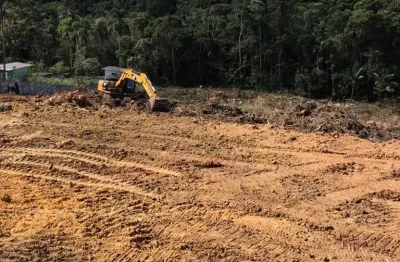 Area a venda em ouro fino paulista, ideal para construção de galpões.