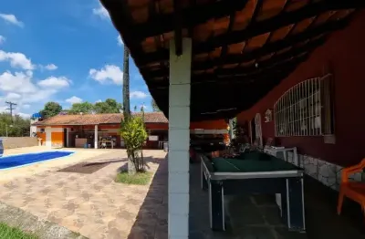 Chácara a venda em suzano, com ótima topografia e localização.