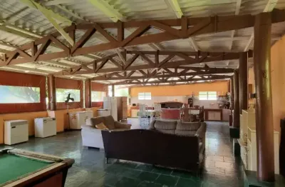 Chácara a venda em suzano, fica há 5 minutos do magic city,  venha conferir.