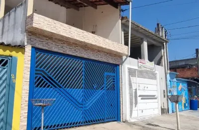 Sobrado a venda em suzano, fica há 10 minutos do centro, ótima localização