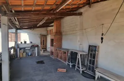 Sobrado a venda em suzano, fica há 10 minutos do centro, ótima localização