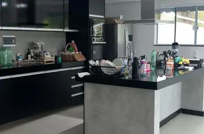 Casa a venda em cpmdomínio, fica há 15 minutos do centro de suzano