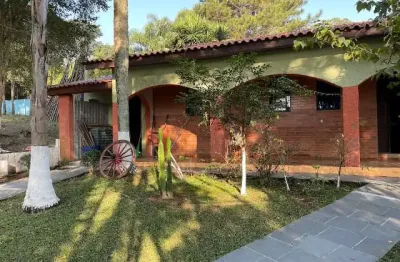 Linda chácara, uma ótima oportunidade para moradia ou locação, aceita financiamento bancário.