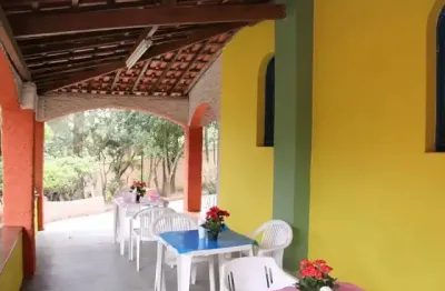 Linda chácara, uma ótima oportunidade para moradia ou locação, aceita financiamento bancário.