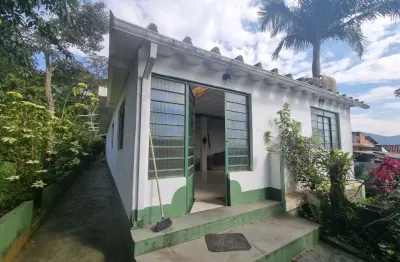 Casa a venda em suzano, são 02 lotes de 400m2 cada, com excelente localização
