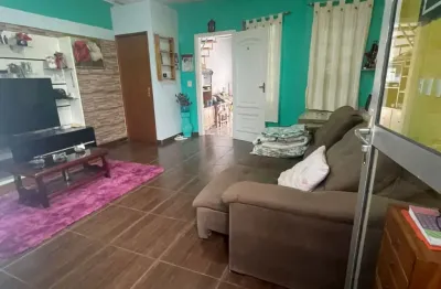 Sobrado a venda no rafo suzano, são 02 casas com ótima localização