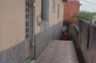 Casa a venda em Palmeiras Suzano com escritura, está há 3 minutos do centro