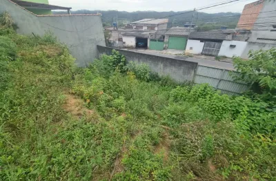 Terreno a venda em ouro fino paulista,  ótima localização e rua pavimentada.