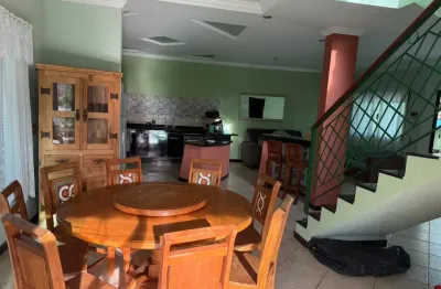 Casa em condomínio a venda na praia de boraceia bertioga, lazer e tranquilidade no mesmo lugar