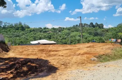 Vendo terreno 275m2, terreno de esquina, com linha de ônibus na frente, excelente oportunidade para investimento