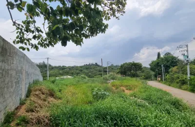 Vendo terreno 275m2, terreno de esquina, com linha de ônibus na frente, excelente oportunidade para investimento