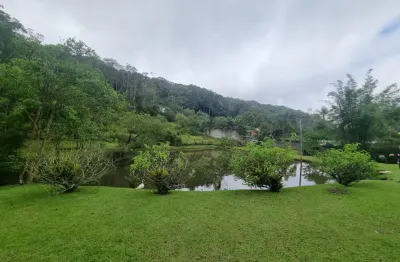 Chácara a venda em Ouro Fino Paulista, está localizada em meio a natureza