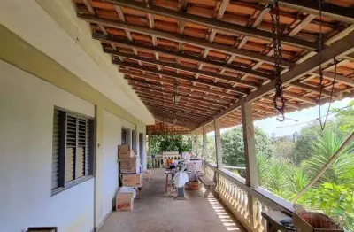 Chácara com ótima localização e topografia, está há 20 minutos de suzano