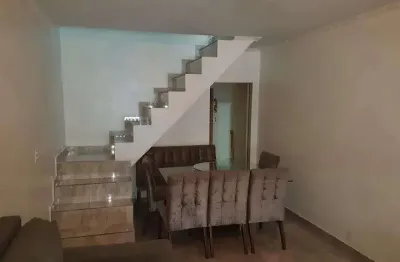 Casa a venda em Santo André, ótima localização, aceita financiamento bancário.