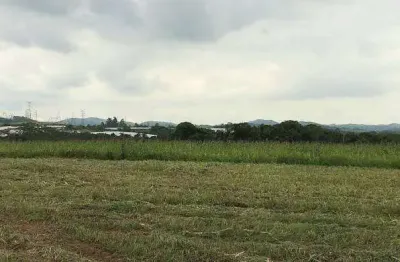 Chácara / sítio com 3 quartos à venda na Viela Cinco, Parque das Varinhas, Mogi das Cruzes