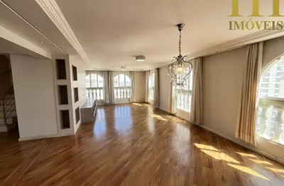 Apartamento triplex no condomío residencial mediterrâneo