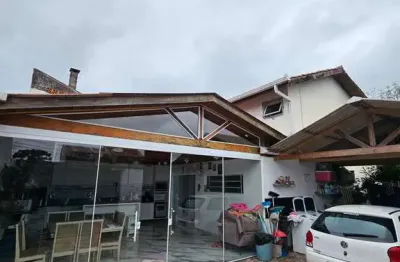 Sobrado bairro alto 140 m , 04 quartos, sendo 01 no térreo, averbado, 03 vagas, jardim r 560 mil