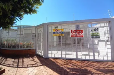 Casa com 3 quartos para alugar na Rua Júlio de Mesquita, 535, Jardim Maria Izabel, Marília