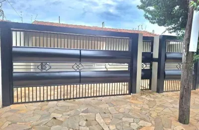 Casa com 3 quartos à venda no Núcleo Habitacional Costa e Silva, Marília 