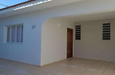 Casa com 5 quartos para alugar no Bassan, Marília