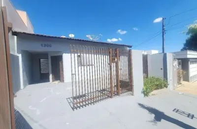 Casa com 3 quartos à venda na Rua Thomaz Alcalde, 1300, Palmital, Marília