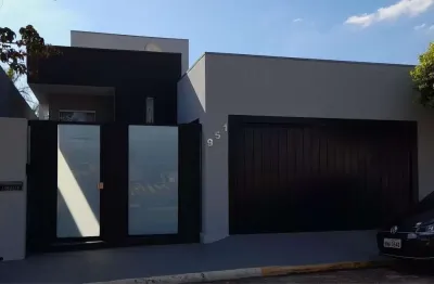 Casa com 4 quartos à venda na Rua Getulio Vargas, 951, Centro, Pompéia