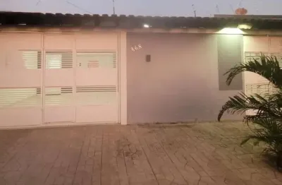 Casa em núcleo habitacional presidente jânio da silva quad  -  marília