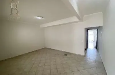 Casa com 3 quartos para alugar na Avenida Jorge Bernardoni, Jardim Guarujá, Marília