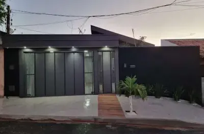 Casa com 3 quartos à venda na rua heleno teodoro dos santos, jardim lavínia, marília, 200 m2 por r$ 450.000