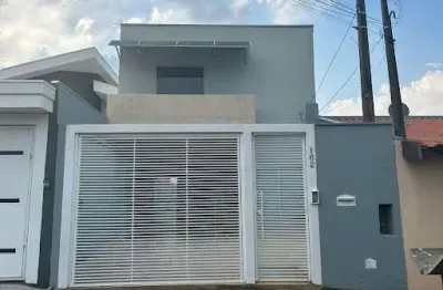 Casa com 3 quartos à venda na rua doutor zoroastro gouveia, jardim universitário, marília, 200 m2 por r$ 530.000