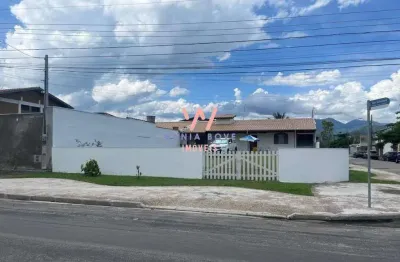 Casa a 750m da praia, com 2 dormitórios à venda, 92 m² por R$1.100.000 - Jardim Aruan - Caraguatatuba/SP