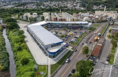 Sala comercial para alugar na Rua Juvenal Carvalho, 127, Fazendinha, Curitiba por R$ 4.330