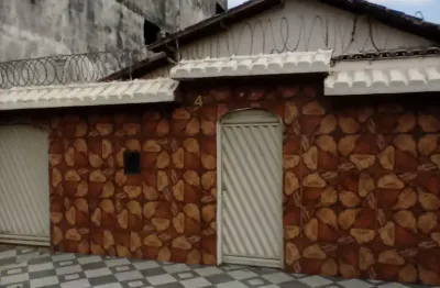 Alugo p/ cop30 bela casa com três quartos na cidade nova próximo de tudo supermercados escolas e feiras.