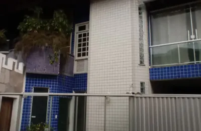 Vendo bela casa em condomínio fechado próx a br 316, área de lazer com piscina
