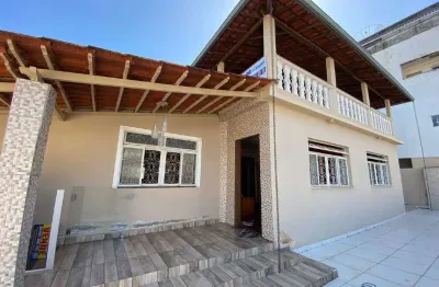 Casa com 4 quartos à venda no Centro, Ubá 