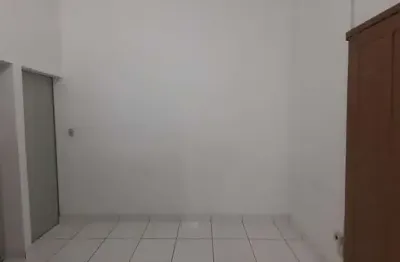 Casa + salão comercial no bairro centro na cidade de  agudos;