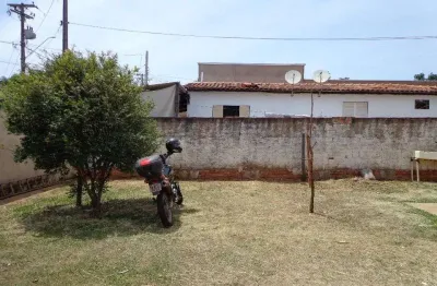 Casa comercial à venda no Centro, Borebi 