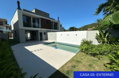 Casa com 3 suítes em porto belo com acesso à praia privada